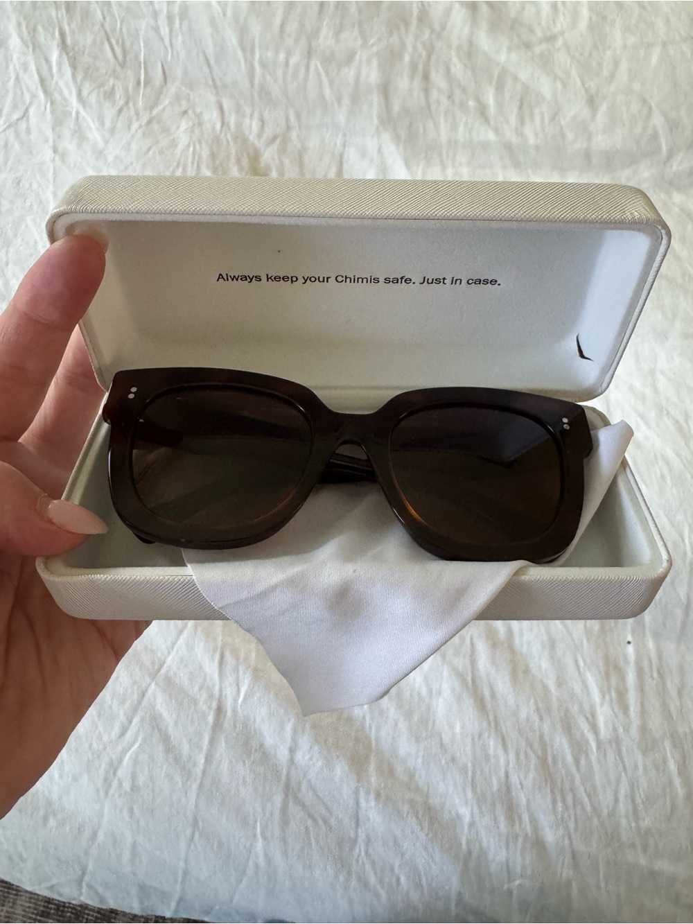 CHIMI Oversized Tortoiseshell Sunglasses - Picture 5 of 5